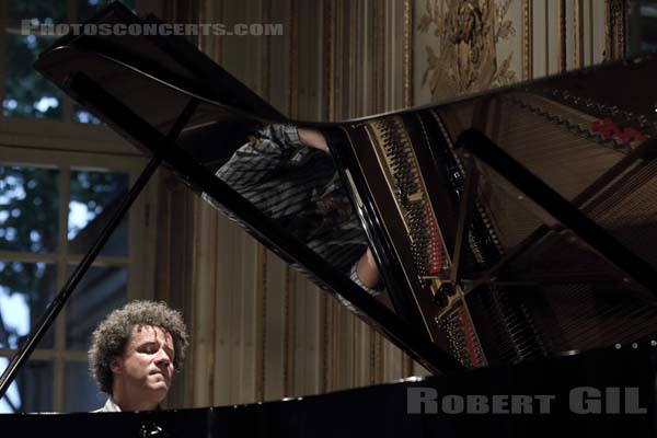 JACKY TERRASSON - 2017-05-17 - PARIS - Mona Bismarck American Center - 